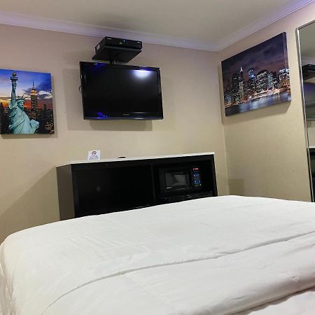 Relax Inn 노스바빌론 외부 사진
